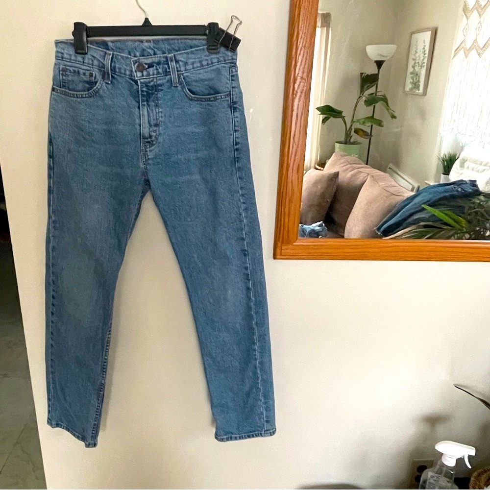 Levi’s: Straight leg jeans